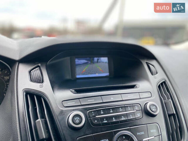 Білий Форд Фокус, об'ємом двигуна 2 л та пробігом 167 тис. км за 8700 $, фото 2 на Automoto.ua