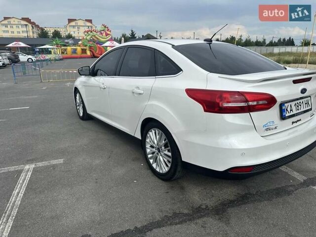Білий Форд Фокус, об'ємом двигуна 2 л та пробігом 176 тис. км за 10800 $, фото 4 на Automoto.ua