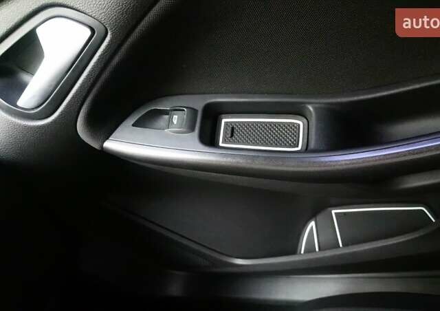 Белый Форд Фокус, объемом двигателя 1.6 л и пробегом 45 тыс. км за 10700 $, фото 11 на Automoto.ua