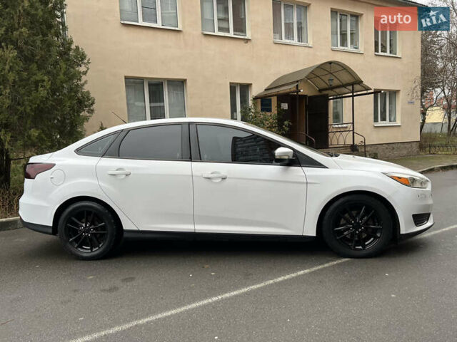 Белый Форд Фокус, объемом двигателя 2 л и пробегом 194 тыс. км за 8000 $, фото 2 на Automoto.ua