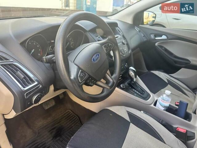 Белый Форд Фокус, объемом двигателя 2 л и пробегом 202 тыс. км за 7600 $, фото 12 на Automoto.ua