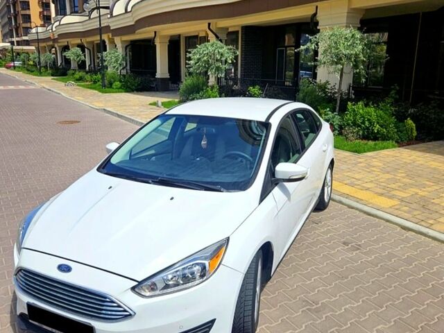Білий Форд Фокус, об'ємом двигуна 2 л та пробігом 125 тис. км за 8600 $, фото 2 на Automoto.ua