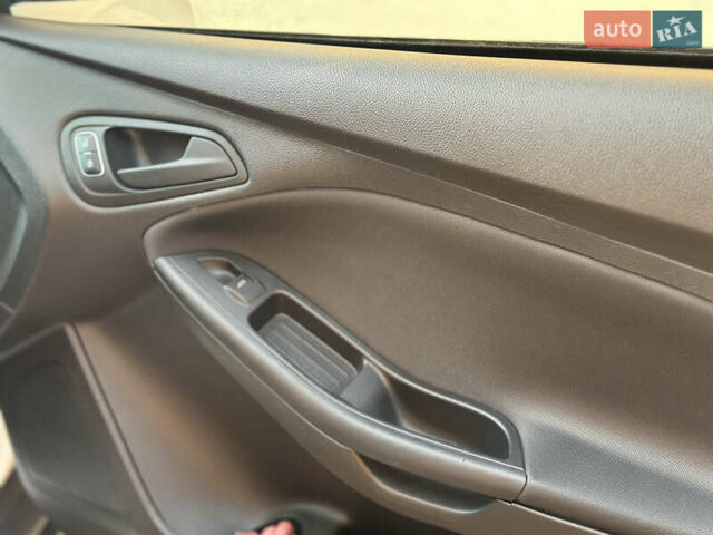 Форд Фокус 2016 в Одессе на Automoto.ua Белый Форд Фокус, объемом двигателя 2 л и пробегом 77 тыс. км за 7500 $, фото 18 на Automoto.ua