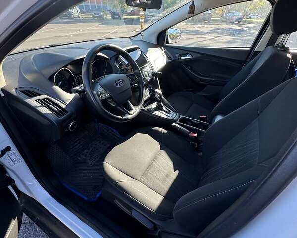 Форд Фокус 2016 в Одессе на Automoto.ua Белый Форд Фокус, объемом двигателя 2 л и пробегом 117 тыс. км за 8600 $, фото 12 на Automoto.ua