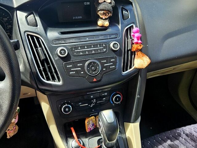 Білий Форд Фокус, об'ємом двигуна 2 л та пробігом 125 тис. км за 8600 $, фото 6 на Automoto.ua