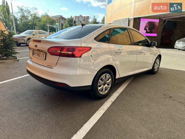 Форд Фокус 2016 в Одессе на Automoto.ua Белый Форд Фокус, объемом двигателя 2 л и пробегом 77 тыс. км за 7500 $, фото 8 на Automoto.ua