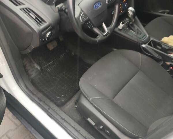 Белый Форд Фокус, объемом двигателя 2 л и пробегом 119 тыс. км за 8800 $, фото 4 на Automoto.ua