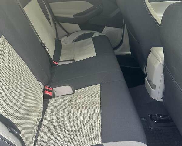 Белый Форд Фокус, объемом двигателя 2 л и пробегом 202 тыс. км за 7600 $, фото 4 на Automoto.ua