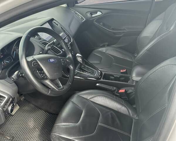 Білий Форд Фокус, об'ємом двигуна 2 л та пробігом 176 тис. км за 10800 $, фото 8 на Automoto.ua