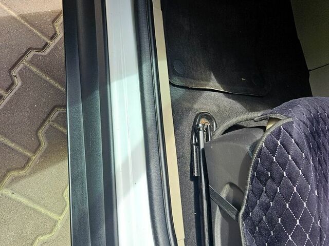 Білий Форд Фокус, об'ємом двигуна 2 л та пробігом 125 тис. км за 8600 $, фото 8 на Automoto.ua