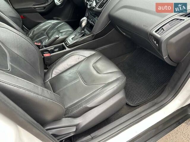 Форд Фокус 2016 в Днепре (Днепропетровске) на Automoto.ua Белый Форд Фокус, объемом двигателя 2 л и пробегом 142 тыс. км за 9500 $, фото 15 на Automoto.ua