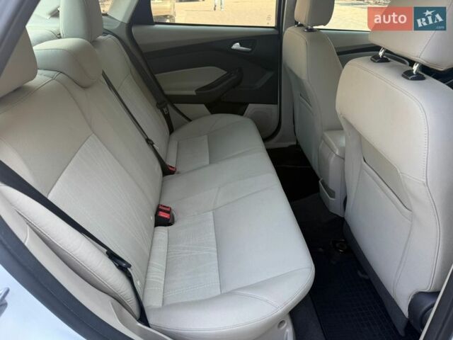 Белый Форд Фокус, объемом двигателя 2 л и пробегом 202 тыс. км за 7900 $, фото 30 на Automoto.ua