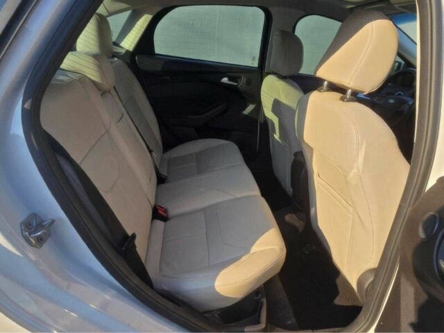 Белый Форд Фокус, объемом двигателя 2 л и пробегом 79 тыс. км за 4300 $, фото 14 на Automoto.ua