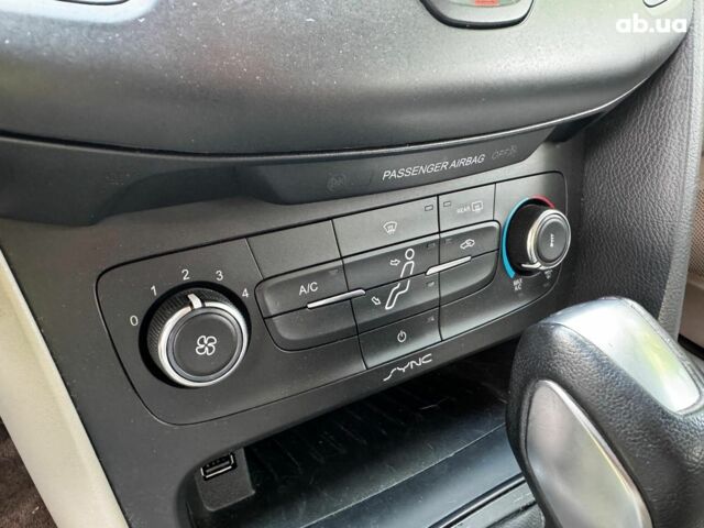 Белый Форд Фокус, объемом двигателя 2 л и пробегом 77 тыс. км за 9190 $, фото 15 на Automoto.ua