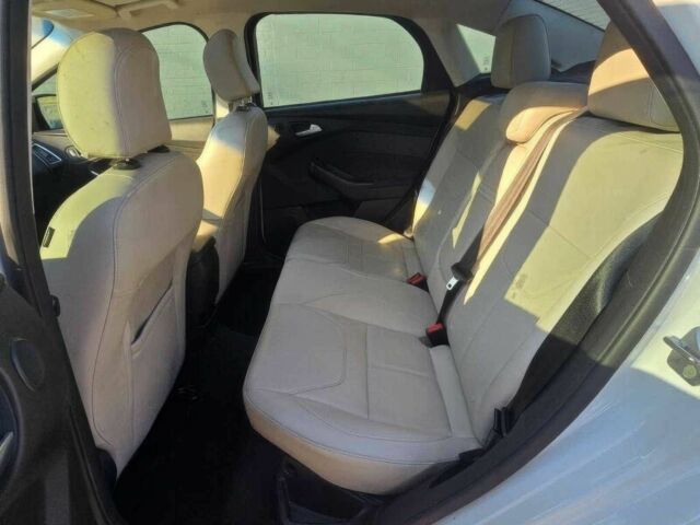 Белый Форд Фокус, объемом двигателя 2 л и пробегом 79 тыс. км за 4300 $, фото 15 на Automoto.ua