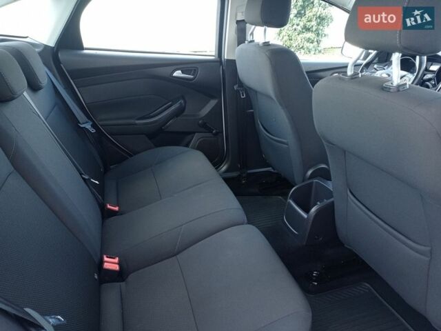 Білий Форд Фокус, об'ємом двигуна 1.6 л та пробігом 240 тис. км за 8500 $, фото 17 на Automoto.ua