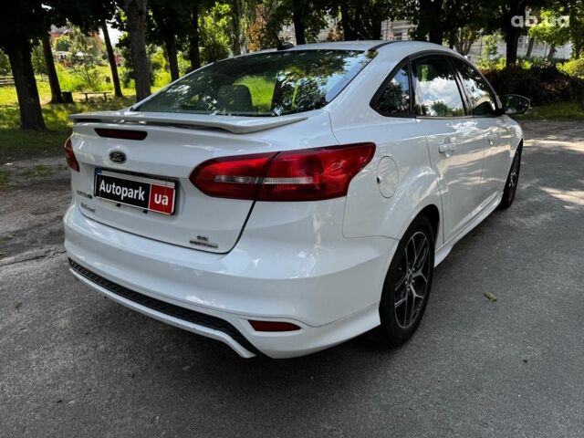 Белый Форд Фокус, объемом двигателя 2 л и пробегом 77 тыс. км за 9190 $, фото 4 на Automoto.ua