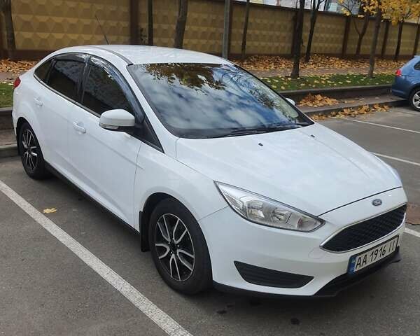 Форд Фокус 2016 в Киеве на Automoto.ua Белый Форд Фокус, объемом двигателя 1.6 л и пробегом 150 тыс. км за 8000 $, фото 6 на Automoto.ua