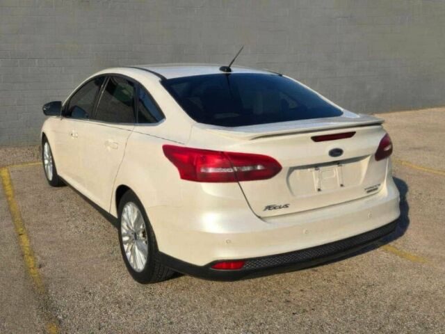 Белый Форд Фокус, объемом двигателя 2 л и пробегом 79 тыс. км за 4300 $, фото 4 на Automoto.ua