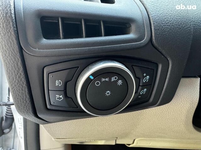 Белый Форд Фокус, объемом двигателя 2 л и пробегом 77 тыс. км за 9190 $, фото 10 на Automoto.ua