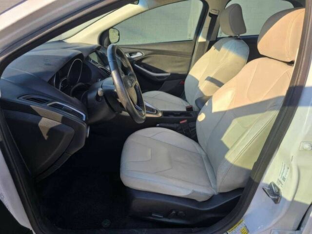 Белый Форд Фокус, объемом двигателя 2 л и пробегом 79 тыс. км за 4300 $, фото 9 на Automoto.ua