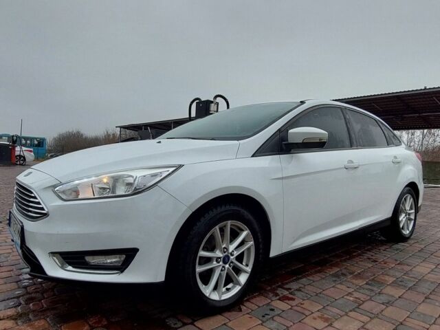 Белый Форд Фокус, объемом двигателя 2 л и пробегом 128 тыс. км за 8000 $, фото 6 на Automoto.ua