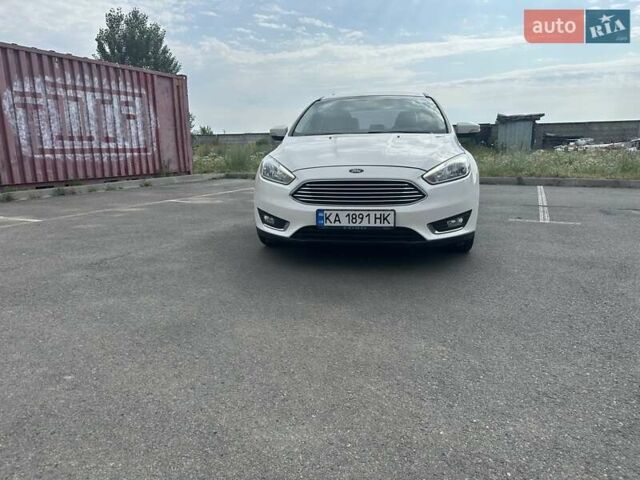 Білий Форд Фокус, об'ємом двигуна 2 л та пробігом 176 тис. км за 10800 $, фото 2 на Automoto.ua