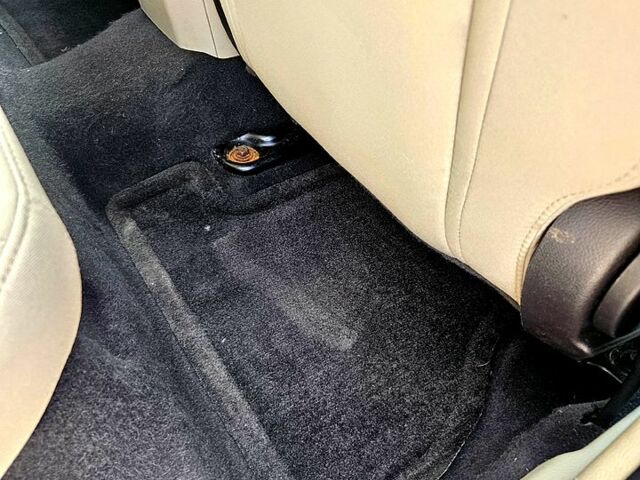 Білий Форд Фокус, об'ємом двигуна 2 л та пробігом 125 тис. км за 8600 $, фото 4 на Automoto.ua