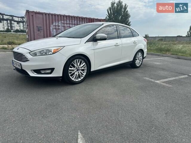 Білий Форд Фокус, об'ємом двигуна 2 л та пробігом 176 тис. км за 10800 $, фото 1 на Automoto.ua