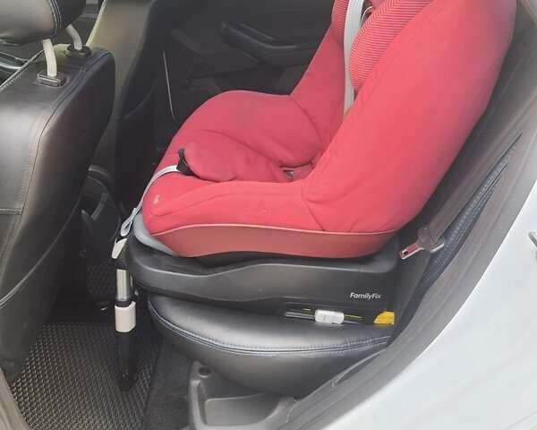 Форд Фокус 2016 в Киеве на Automoto.ua Белый Форд Фокус, объемом двигателя 1.6 л и пробегом 150 тыс. км за 8000 $, фото 4 на Automoto.ua