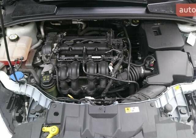 Белый Форд Фокус, объемом двигателя 1.6 л и пробегом 45 тыс. км за 10700 $, фото 9 на Automoto.ua