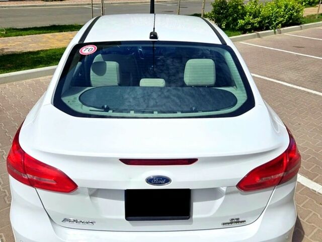 Білий Форд Фокус, об'ємом двигуна 2 л та пробігом 125 тис. км за 8600 $, фото 3 на Automoto.ua