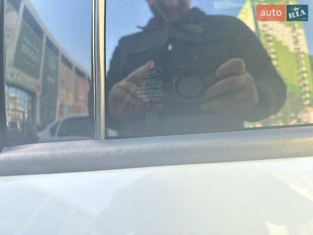 Белый Форд Фокус, объемом двигателя 2 л и пробегом 202 тыс. км за 7600 $, фото 6 на Automoto.ua