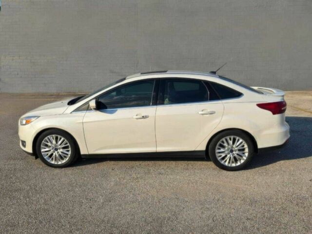 Белый Форд Фокус, объемом двигателя 2 л и пробегом 79 тыс. км за 4300 $, фото 3 на Automoto.ua