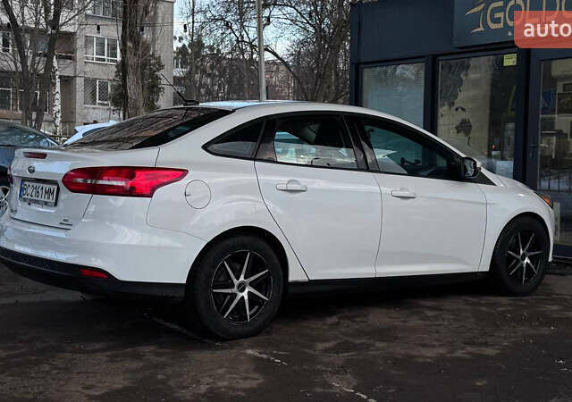 Белый Форд Фокус, объемом двигателя 2 л и пробегом 140 тыс. км за 7500 $, фото 2 на Automoto.ua