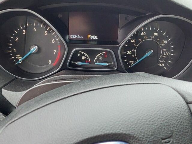 Белый Форд Фокус, объемом двигателя 2 л и пробегом 128 тыс. км за 8000 $, фото 5 на Automoto.ua