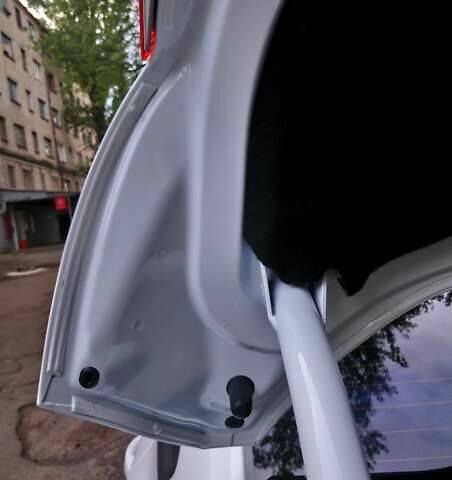 Белый Форд Фокус, объемом двигателя 1.6 л и пробегом 45 тыс. км за 10700 $, фото 14 на Automoto.ua