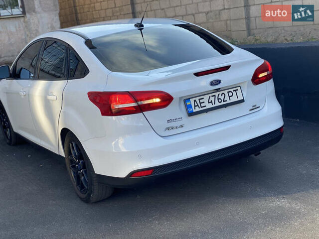 Белый Форд Фокус, объемом двигателя 2 л и пробегом 180 тыс. км за 7000 $, фото 2 на Automoto.ua