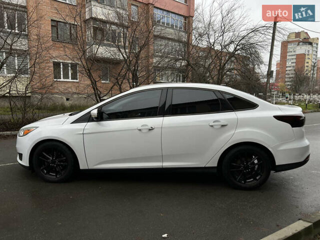 Белый Форд Фокус, объемом двигателя 2 л и пробегом 194 тыс. км за 8000 $, фото 4 на Automoto.ua