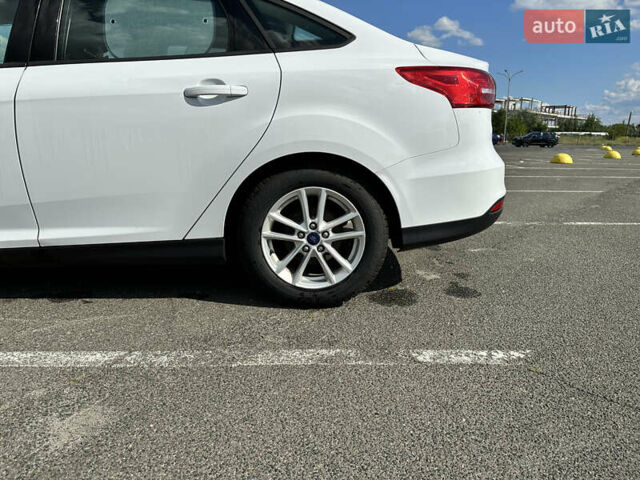 Білий Форд Фокус, об'ємом двигуна 2 л та пробігом 183 тис. км за 8000 $, фото 6 на Automoto.ua