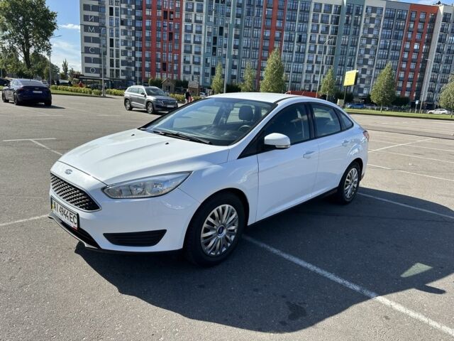 Белый Форд Фокус, объемом двигателя 1.6 л и пробегом 181 тыс. км за 7200 $, фото 3 на Automoto.ua