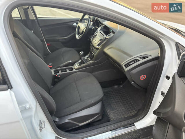 Білий Форд Фокус, об'ємом двигуна 1.6 л та пробігом 78 тис. км за 8700 $, фото 21 на Automoto.ua