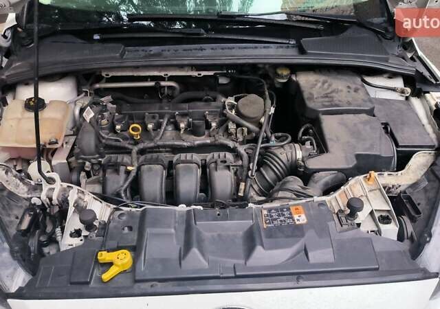 Белый Форд Фокус, объемом двигателя 2 л и пробегом 136 тыс. км за 9200 $, фото 12 на Automoto.ua