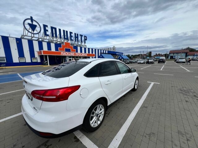 Білий Форд Фокус, об'ємом двигуна 2 л та пробігом 167 тис. км за 7939 $, фото 6 на Automoto.ua