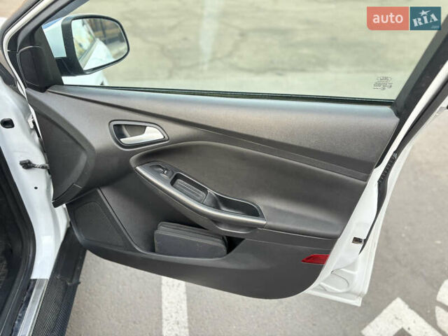 Білий Форд Фокус, об'ємом двигуна 1.6 л та пробігом 78 тис. км за 8700 $, фото 20 на Automoto.ua