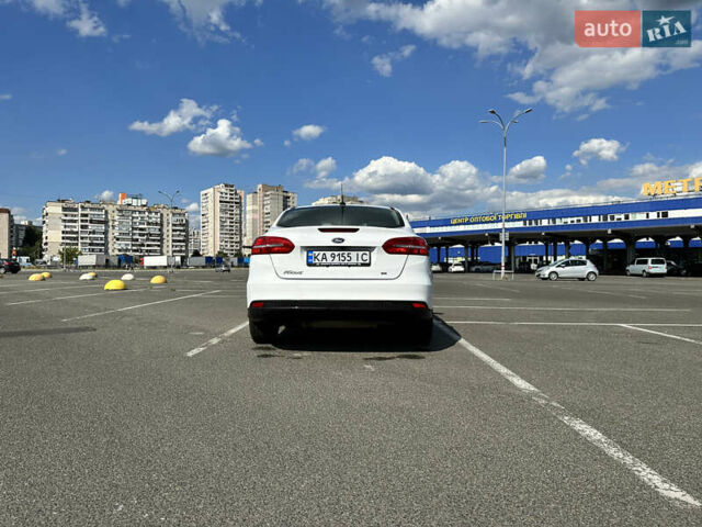 Білий Форд Фокус, об'ємом двигуна 2 л та пробігом 183 тис. км за 8000 $, фото 7 на Automoto.ua