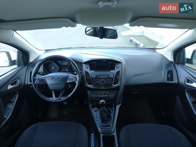 Білий Форд Фокус, об'ємом двигуна 1.6 л та пробігом 240 тис. км за 8500 $, фото 11 на Automoto.ua