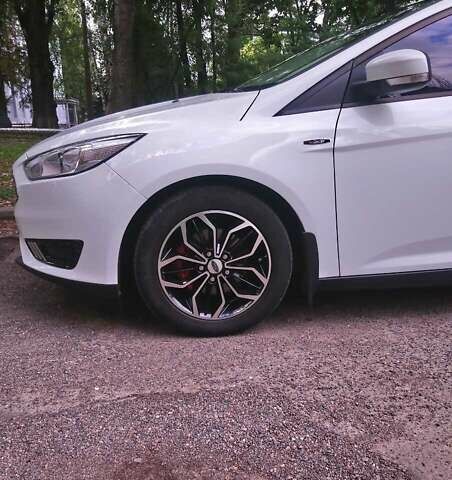 Белый Форд Фокус, объемом двигателя 1.6 л и пробегом 45 тыс. км за 10700 $, фото 16 на Automoto.ua