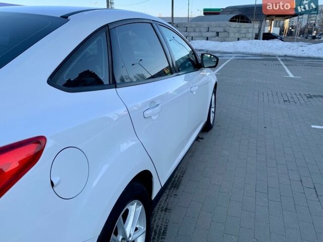 Белый Форд Фокус, объемом двигателя 2 л и пробегом 144 тыс. км за 7599 $, фото 5 на Automoto.ua