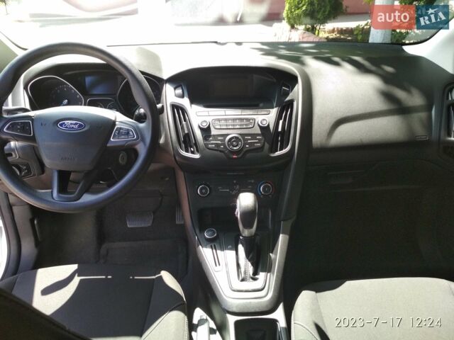 Білий Форд Фокус, об'ємом двигуна 2 л та пробігом 137 тис. км за 9500 $, фото 7 на Automoto.ua